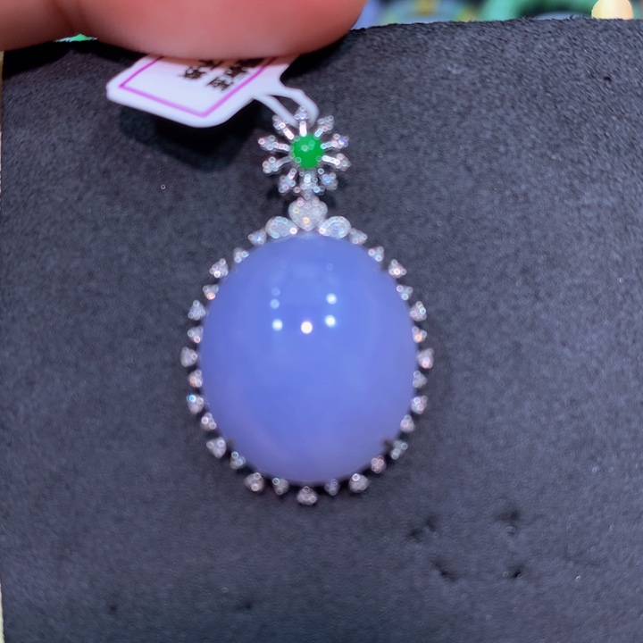 翡翠18K金镶嵌颈饰翡翠