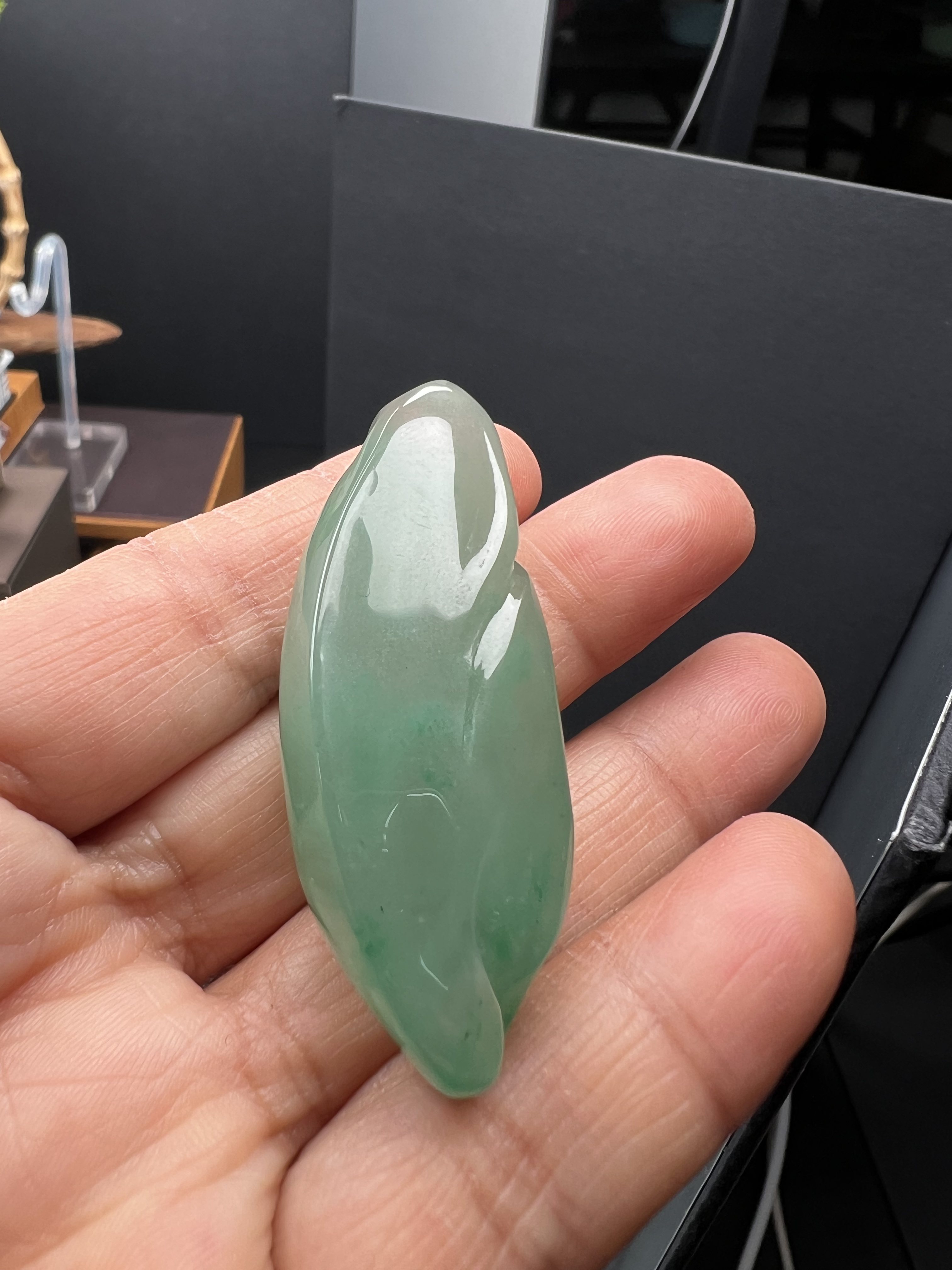 非洲翠随形雕刻挂件