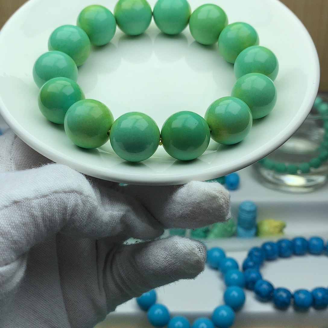 湖北发货批发精挑绿色矿原创手串108雕刻多样性发货 以介绍为准