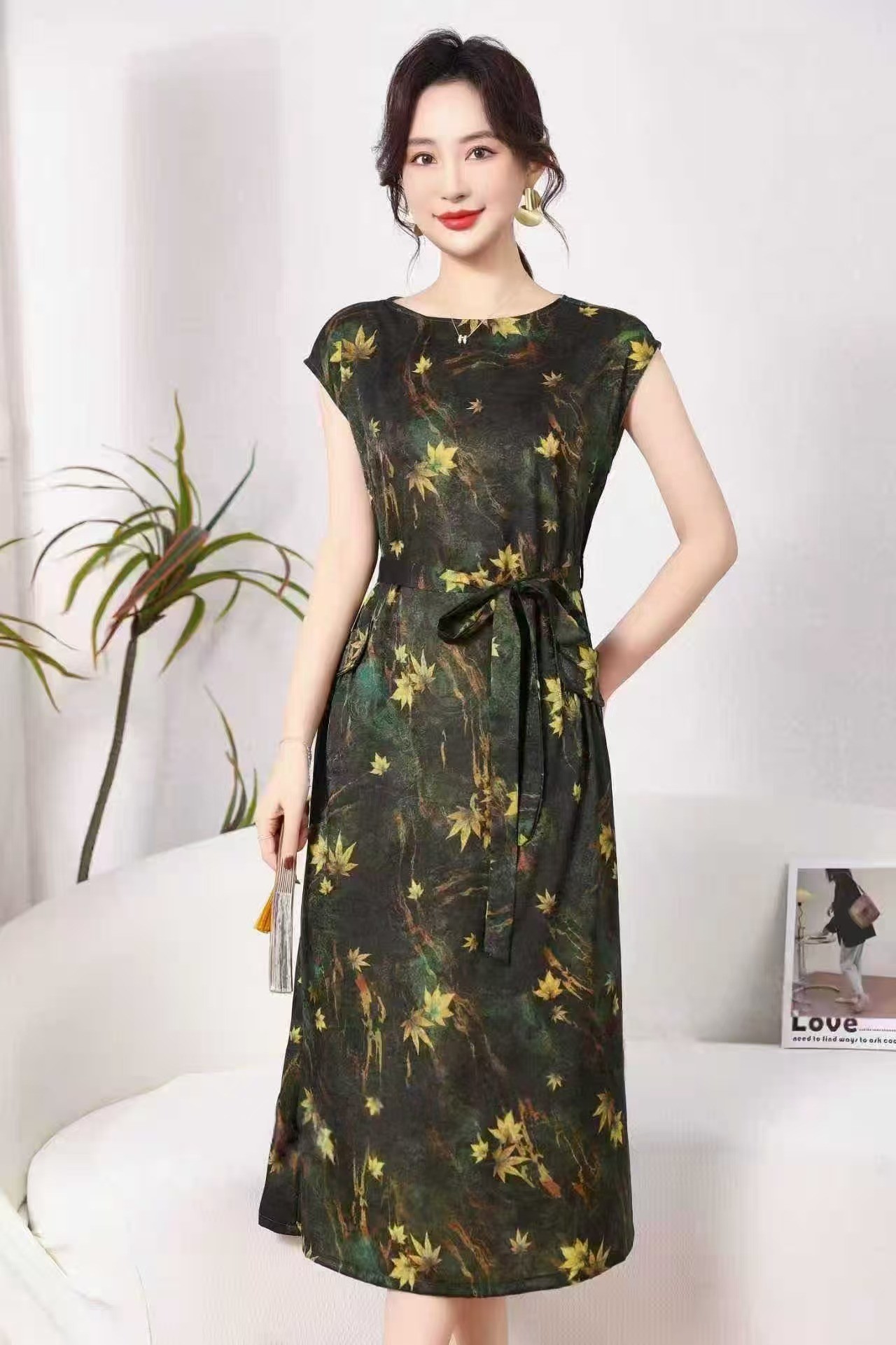 1748叶秋裙妈妈装高贵新款妈妈装洋气收腰过膝法式