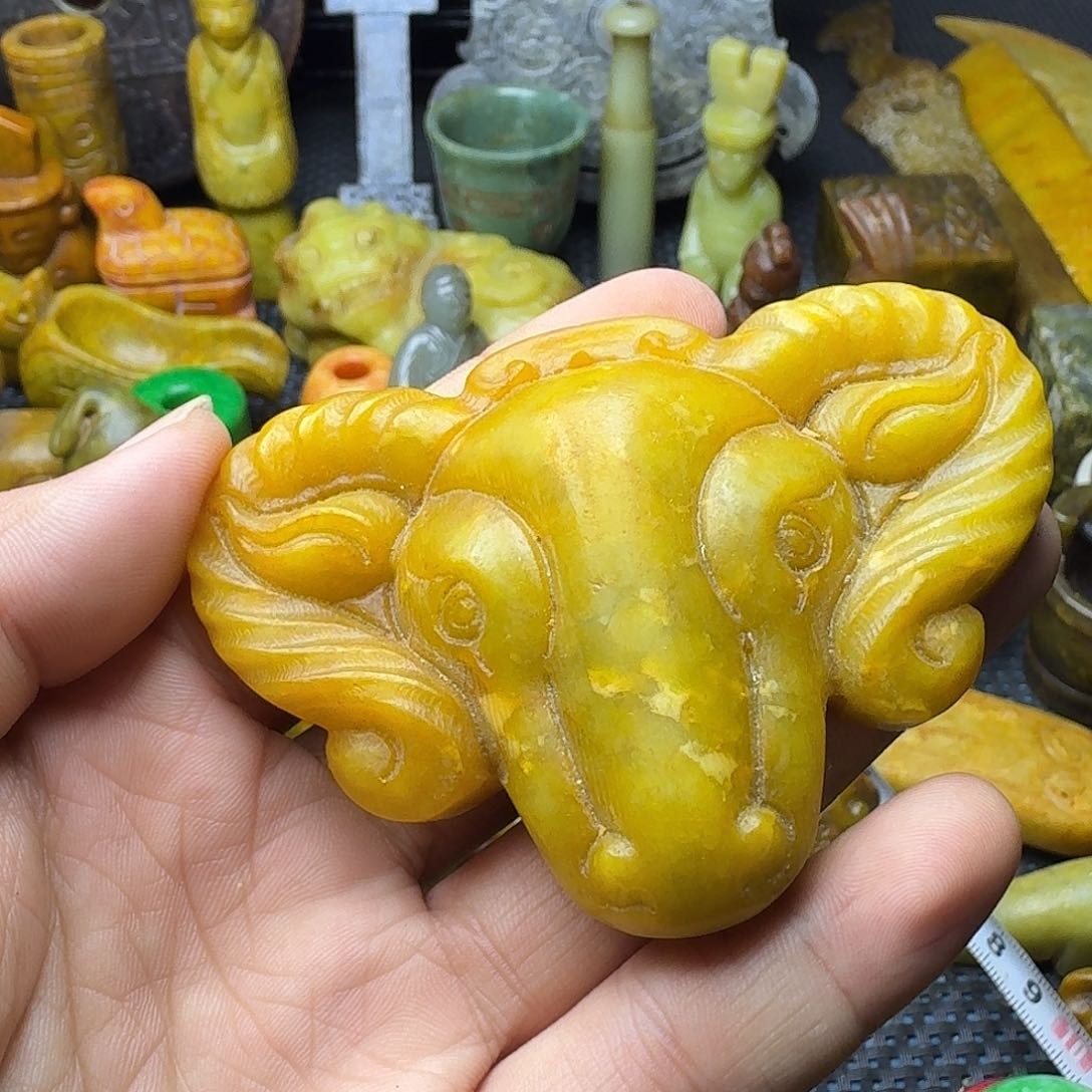 白玉菩提吊坠。。。