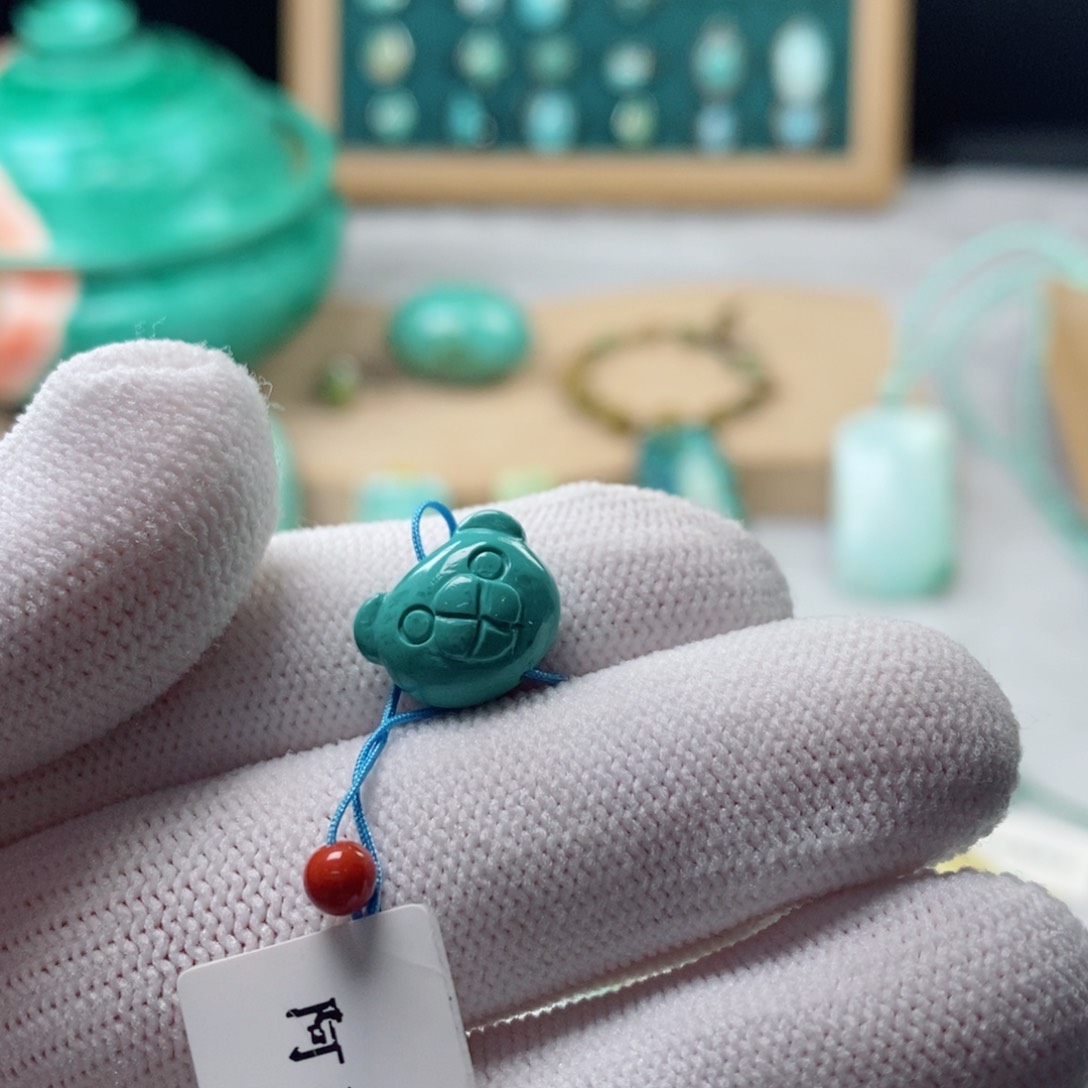 绿松石颈饰未镶嵌