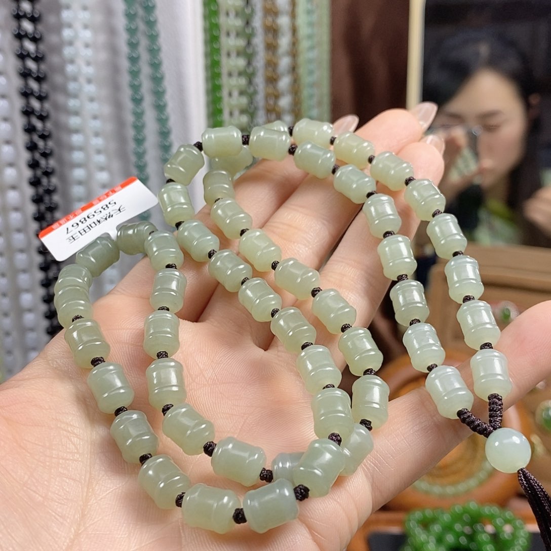 和田玉颈饰未镶嵌威*