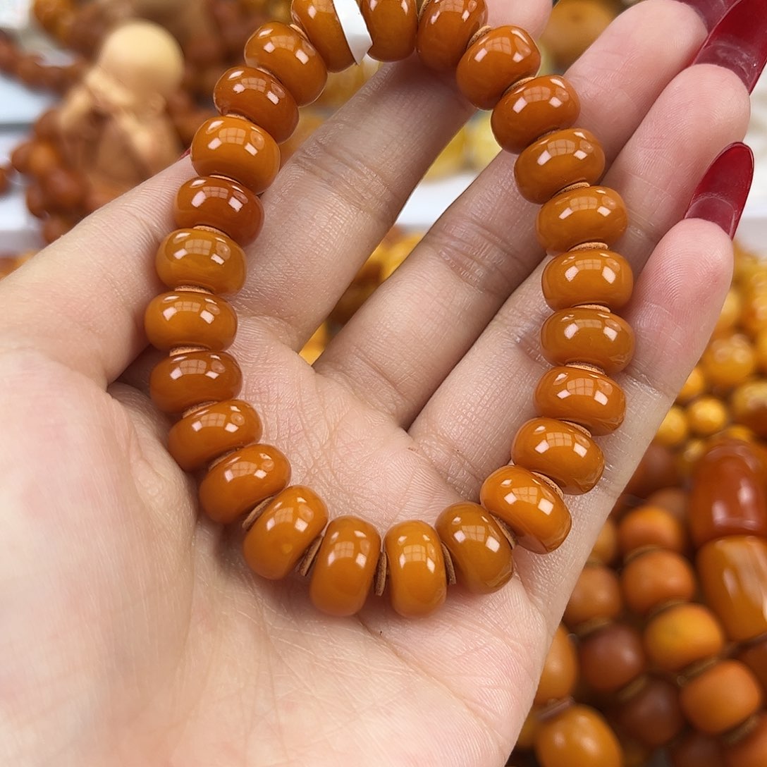 琥珀颈饰未镶嵌阳*蜜蜡