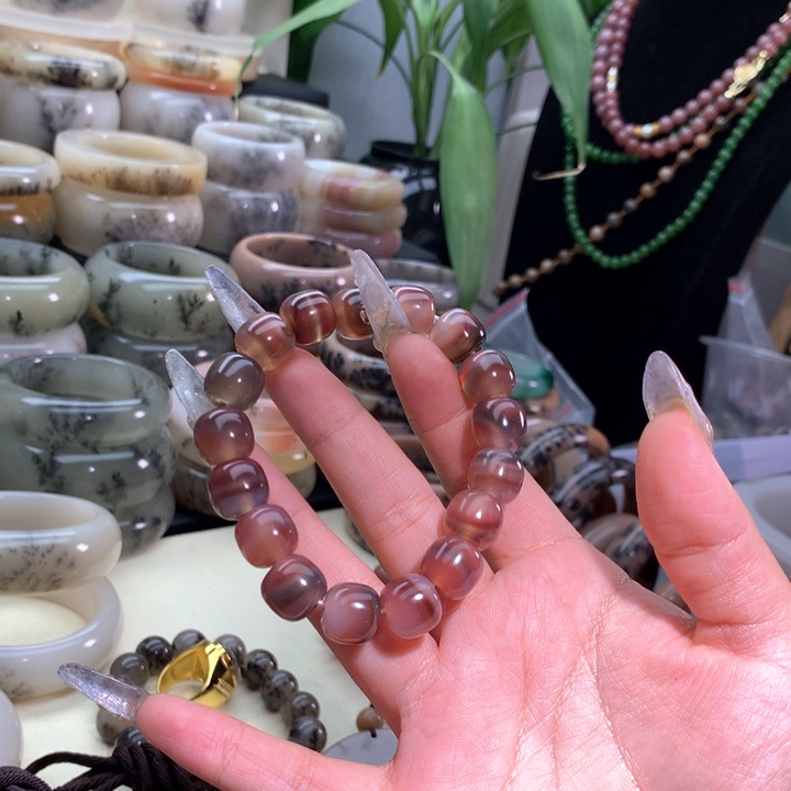 林***姐石英岩玉未镶嵌手镯