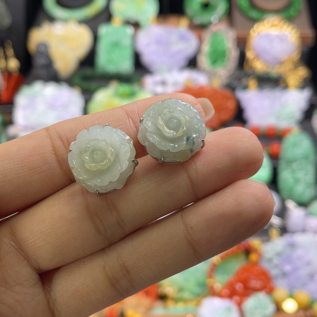 翡翠未镶嵌耳饰待编织