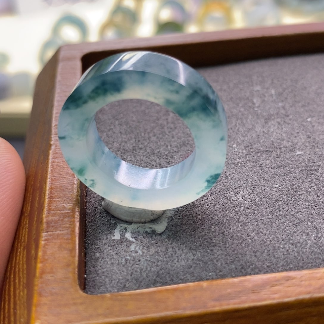 翡翠戒指未镶嵌戒指