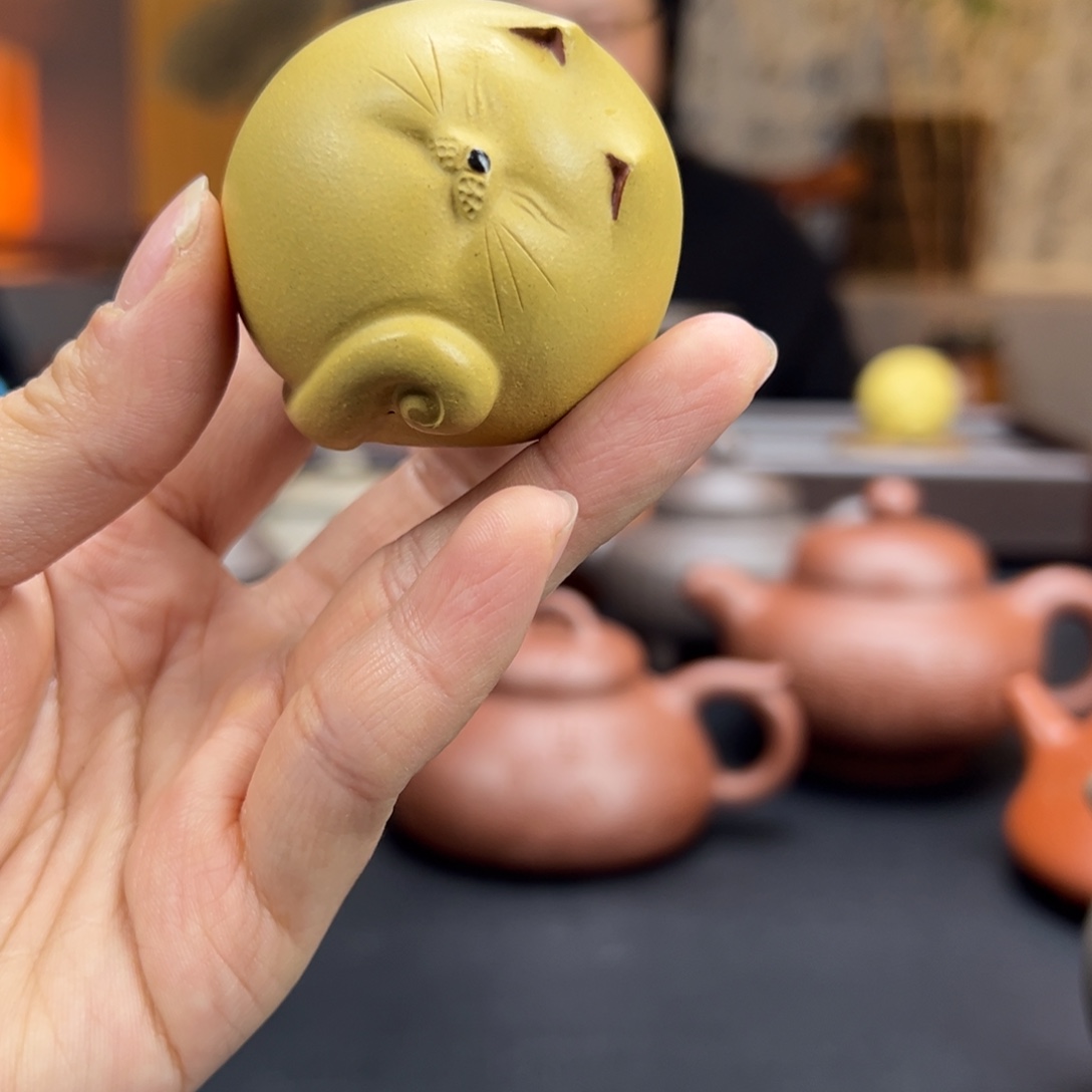 紫砂茶宠猫咪紫砂黄金段泥