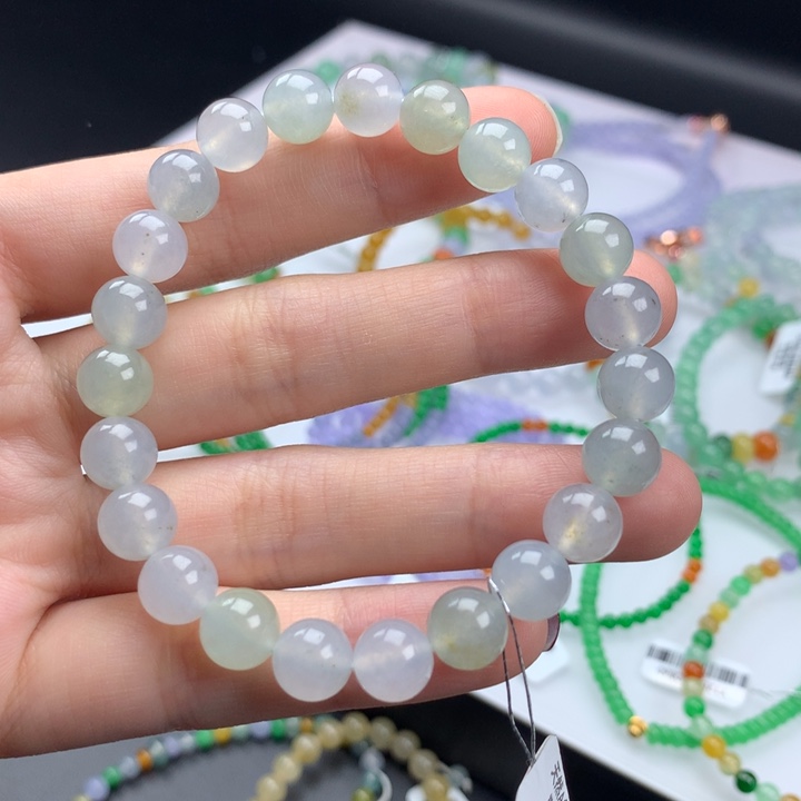 翡翠手镯未镶嵌卡