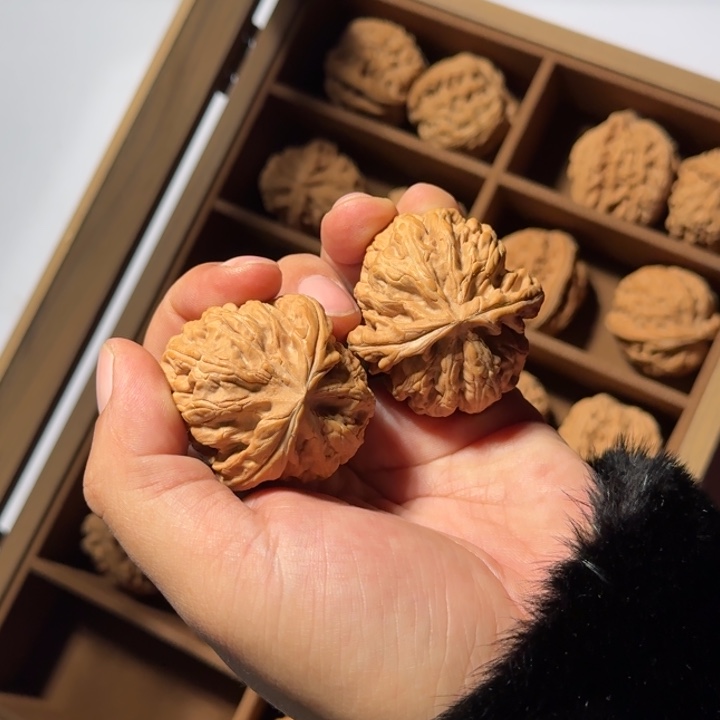 把件文玩核桃1023号全品红锦鲤40mm以上