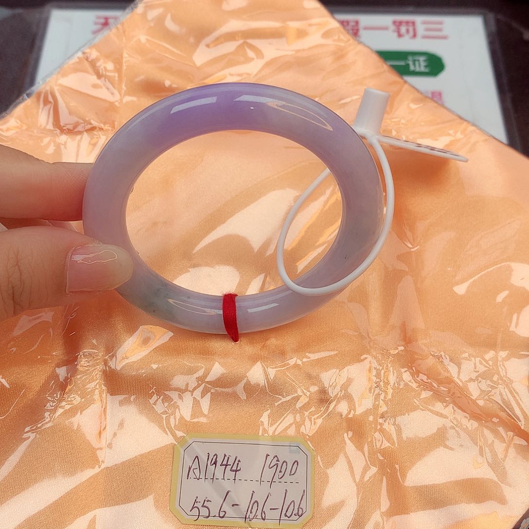 翡翠手镯未镶嵌缅甸翡翠