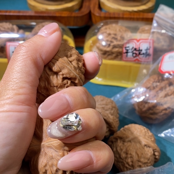 文玩核桃吊坠ℳ****）双耳尊
