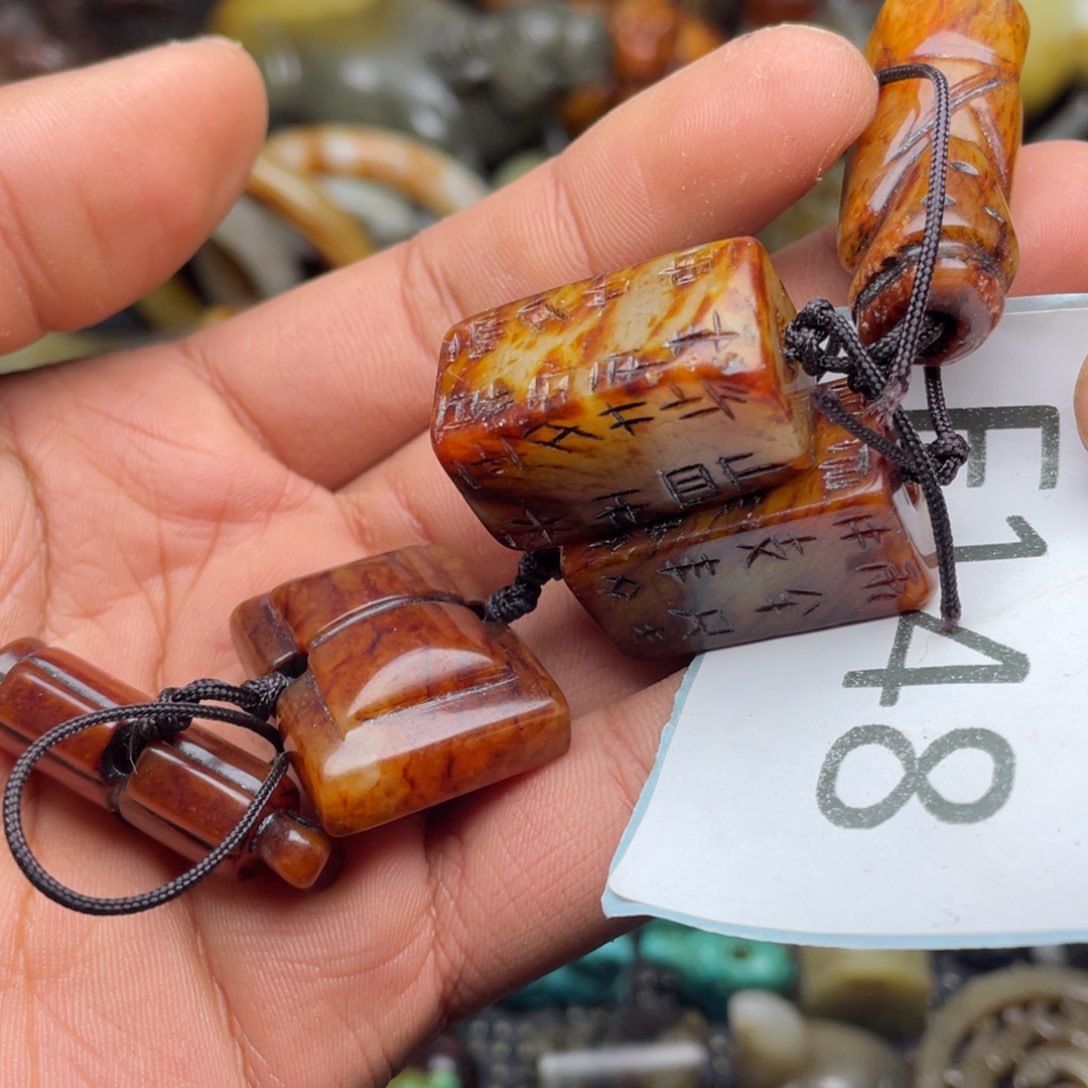 和田玉（糖玉）未镶嵌挂件