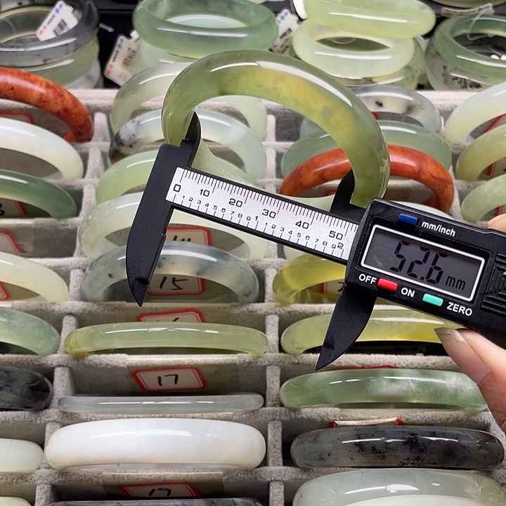 蛇纹石玉未镶嵌手镯4