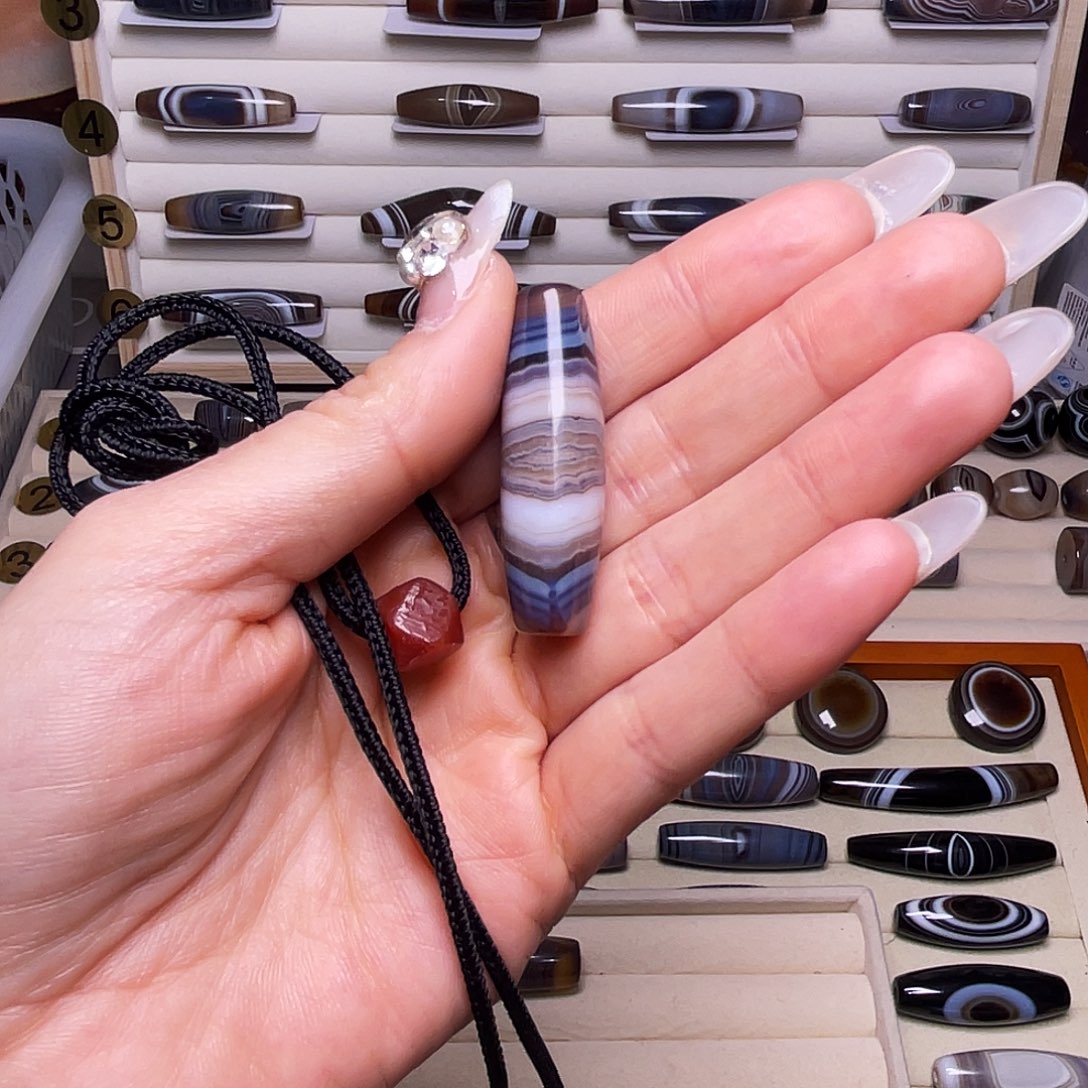 鱼***玛瑙/玉髓未镶嵌颈饰