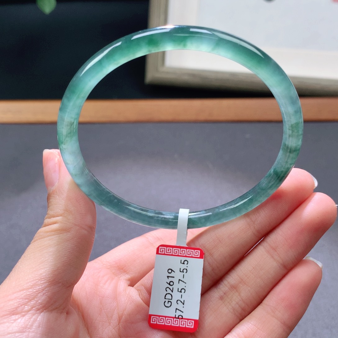 翡翠手镯未镶嵌天然翡翠手镯