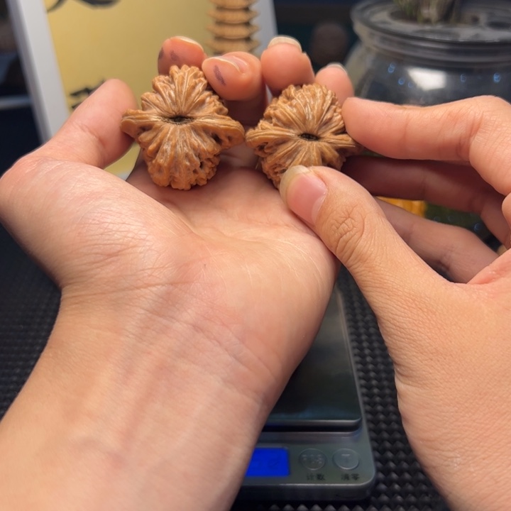 极***员文玩核桃文玩手串
