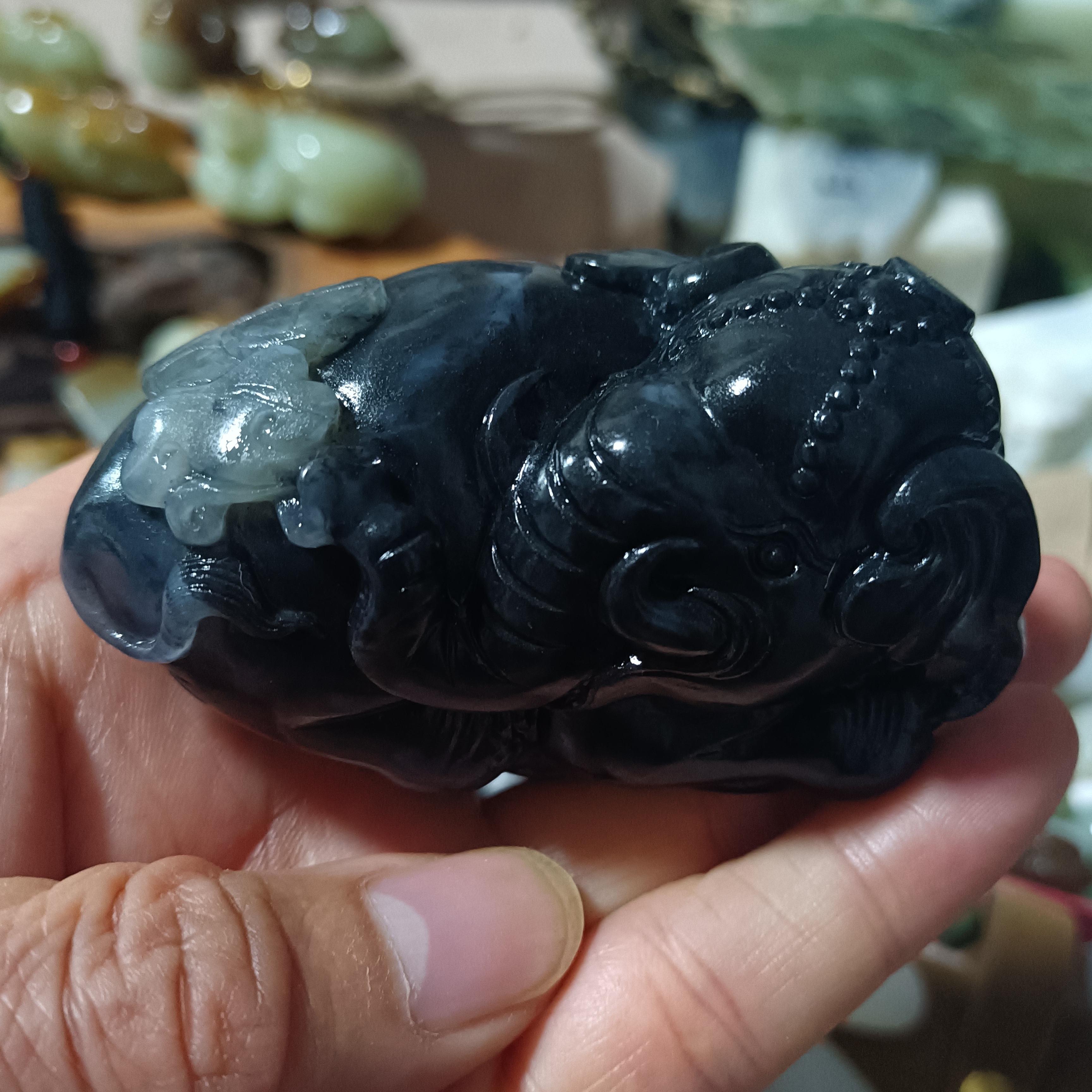 和田玉墨玉青花手把件