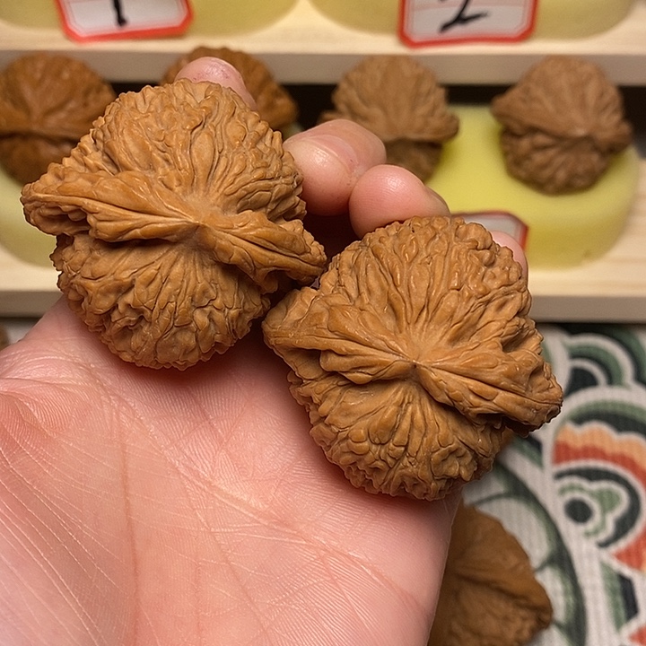 '***…吊坠文玩核桃46球疆