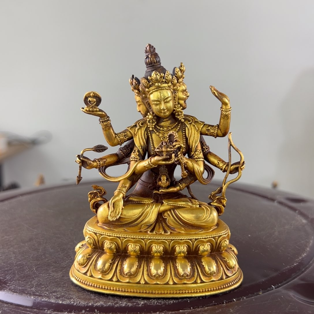 爱***猪佛像的造型和造型