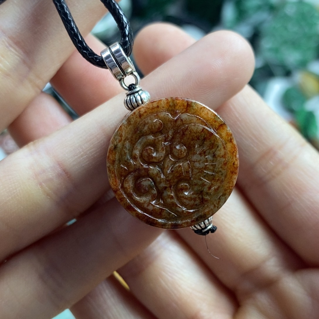 翡翠颈饰未镶嵌吊坠