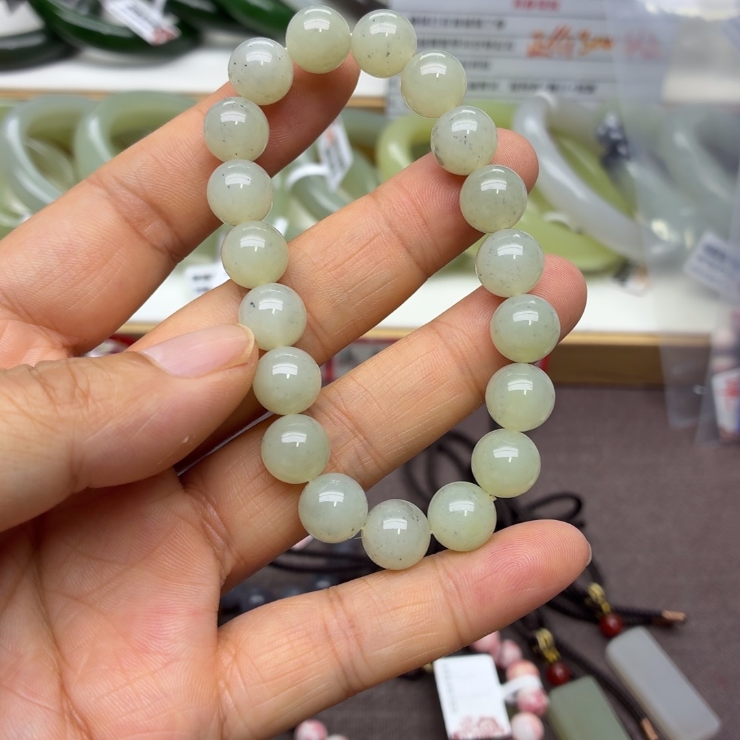 ঞ***࿐和田玉未镶嵌颈饰