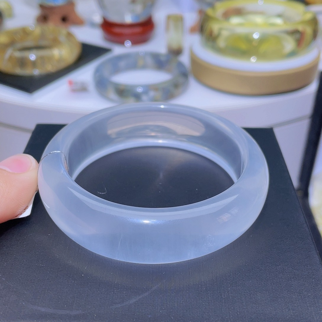 水晶手镯未镶嵌天然奶白晶手镯