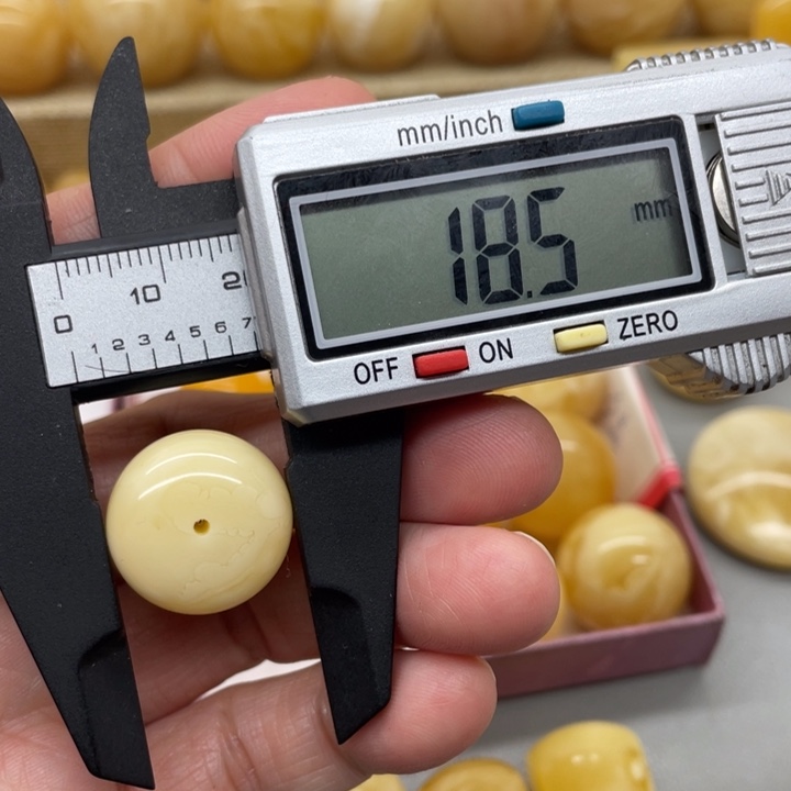 琥珀裸石未镶嵌蜜蜡