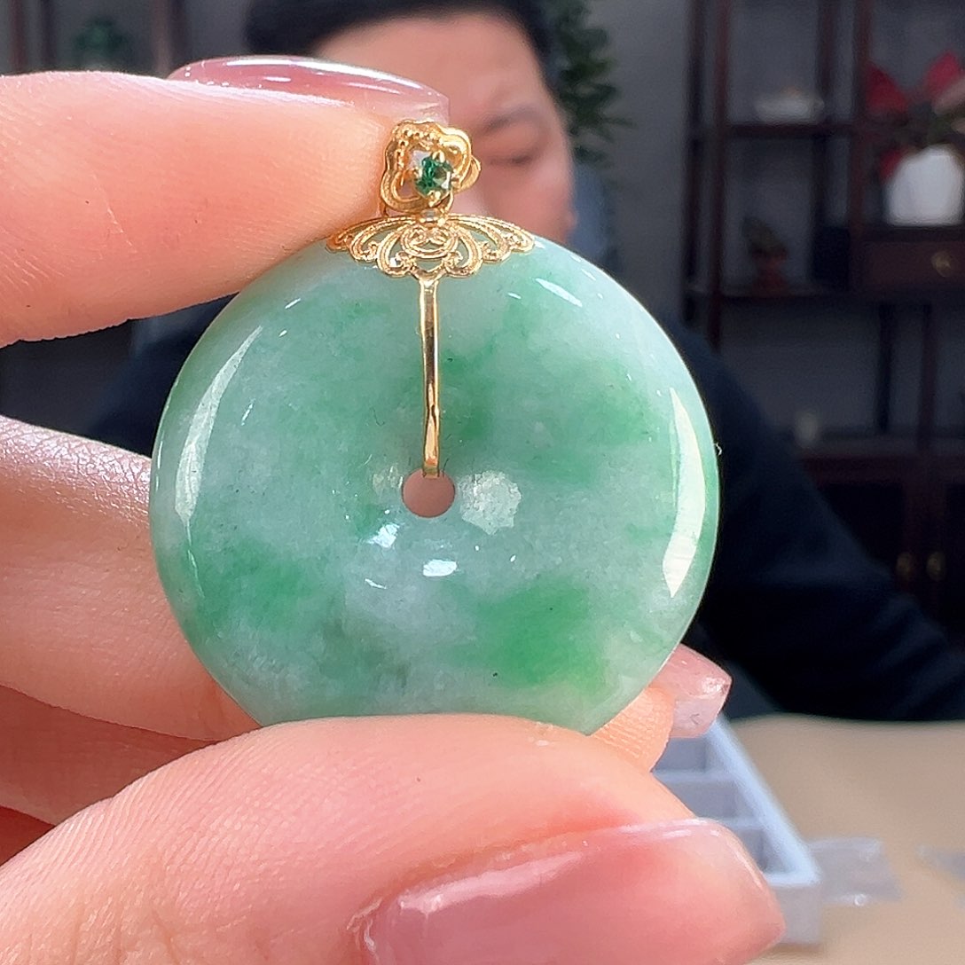 翡翠吊坠(不含链)18K金镶嵌吊坠
