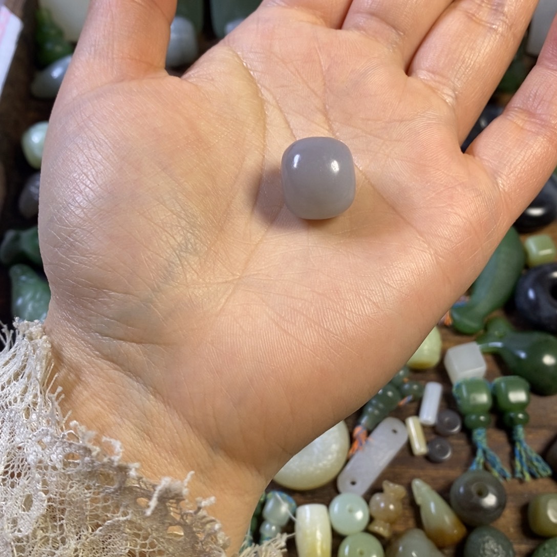 吾***家和田玉未镶嵌车挂