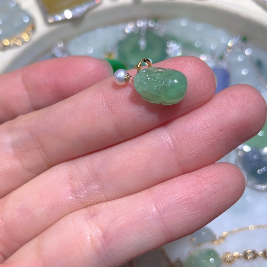 翡翠颈饰18K金镶嵌翡翠