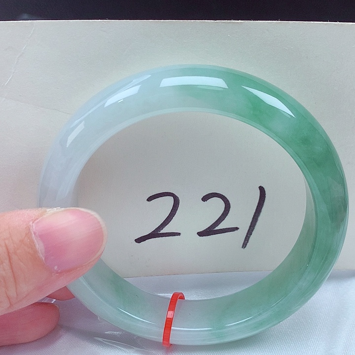 翡翠未镶嵌手镯翡翠