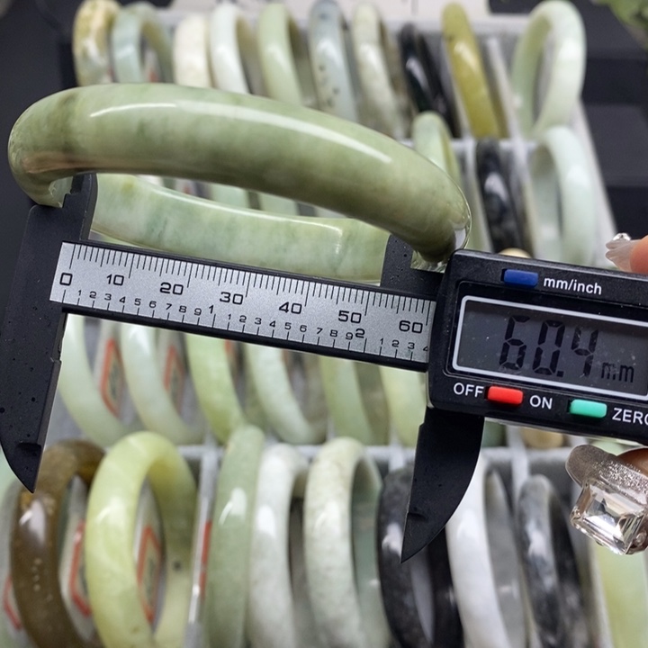 蛇纹石玉手镯611未镶嵌