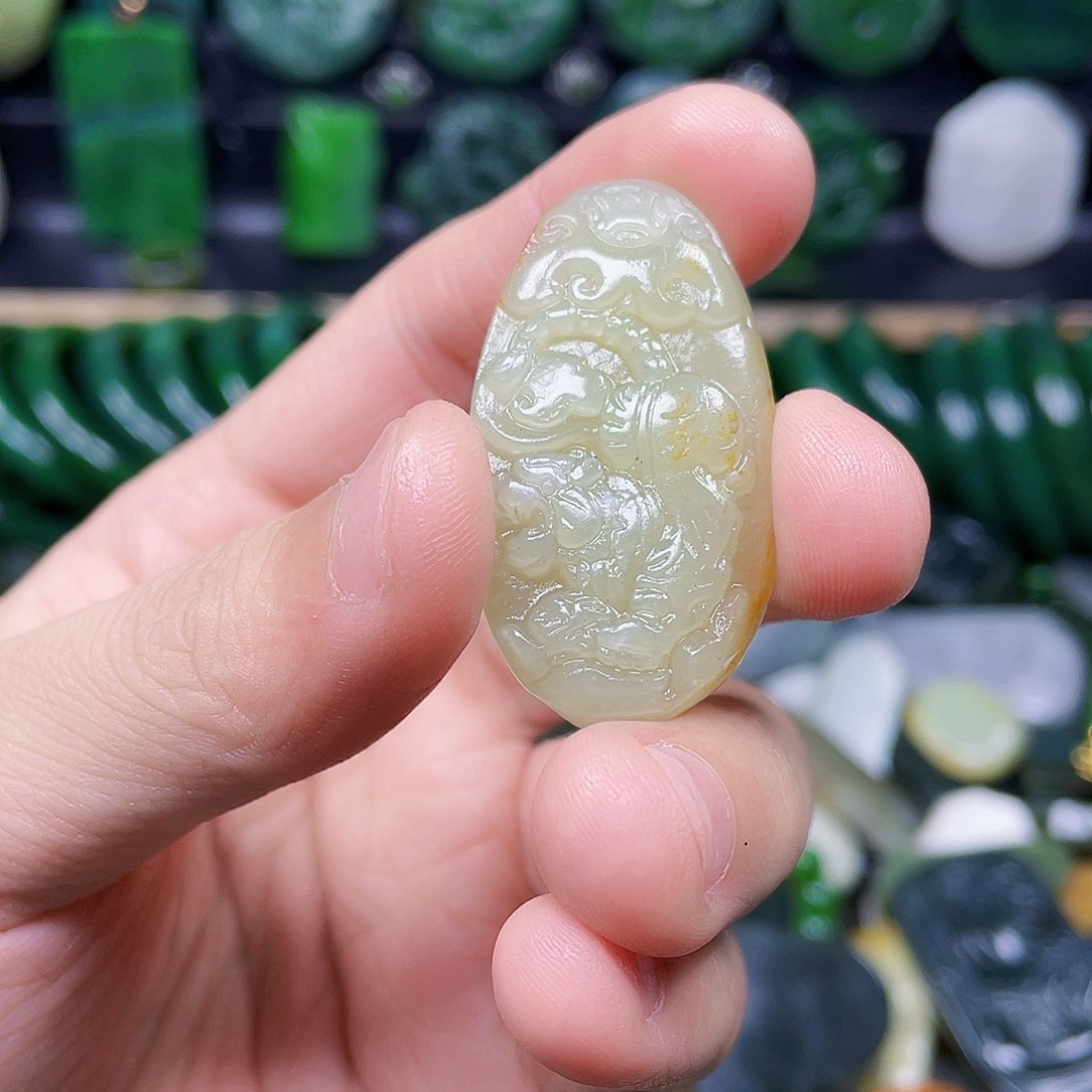 和田玉未镶嵌珠宝半成品