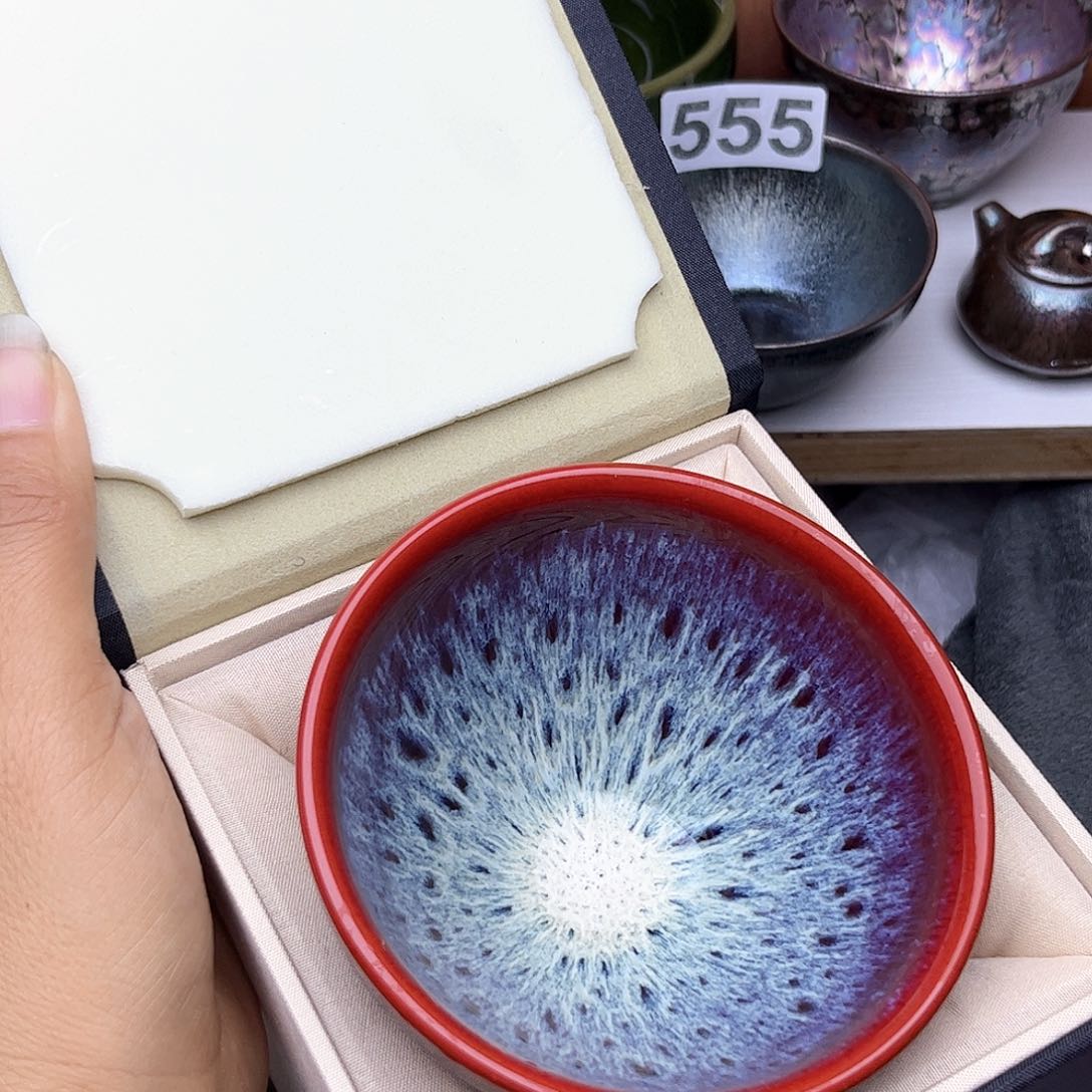 茶盏您好他超级显腿长