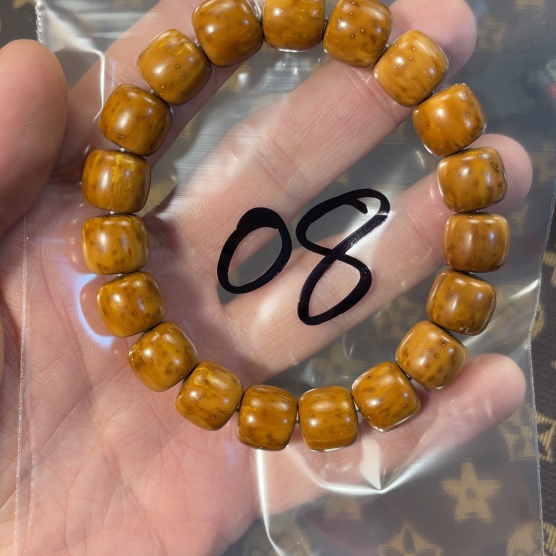 白***飛手串紫金鼠12.2实心老型08