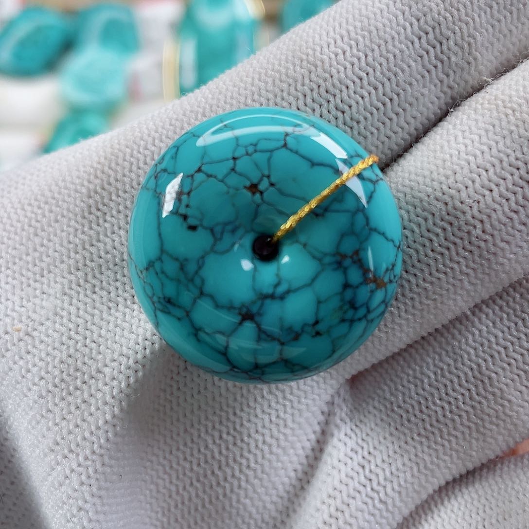 绿松石颈饰未镶嵌