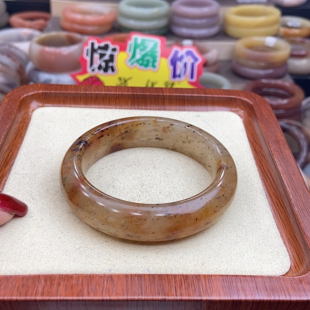 石英质玉手镯未镶嵌