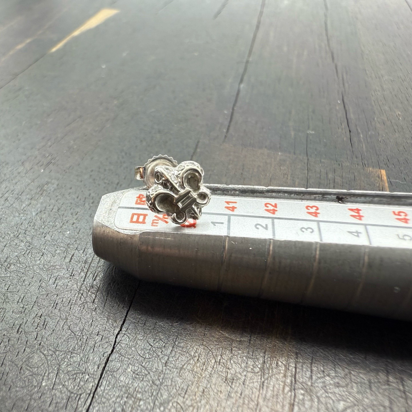 Chrome Hearts 克罗心 18k 满白钻 童军花 耳钉