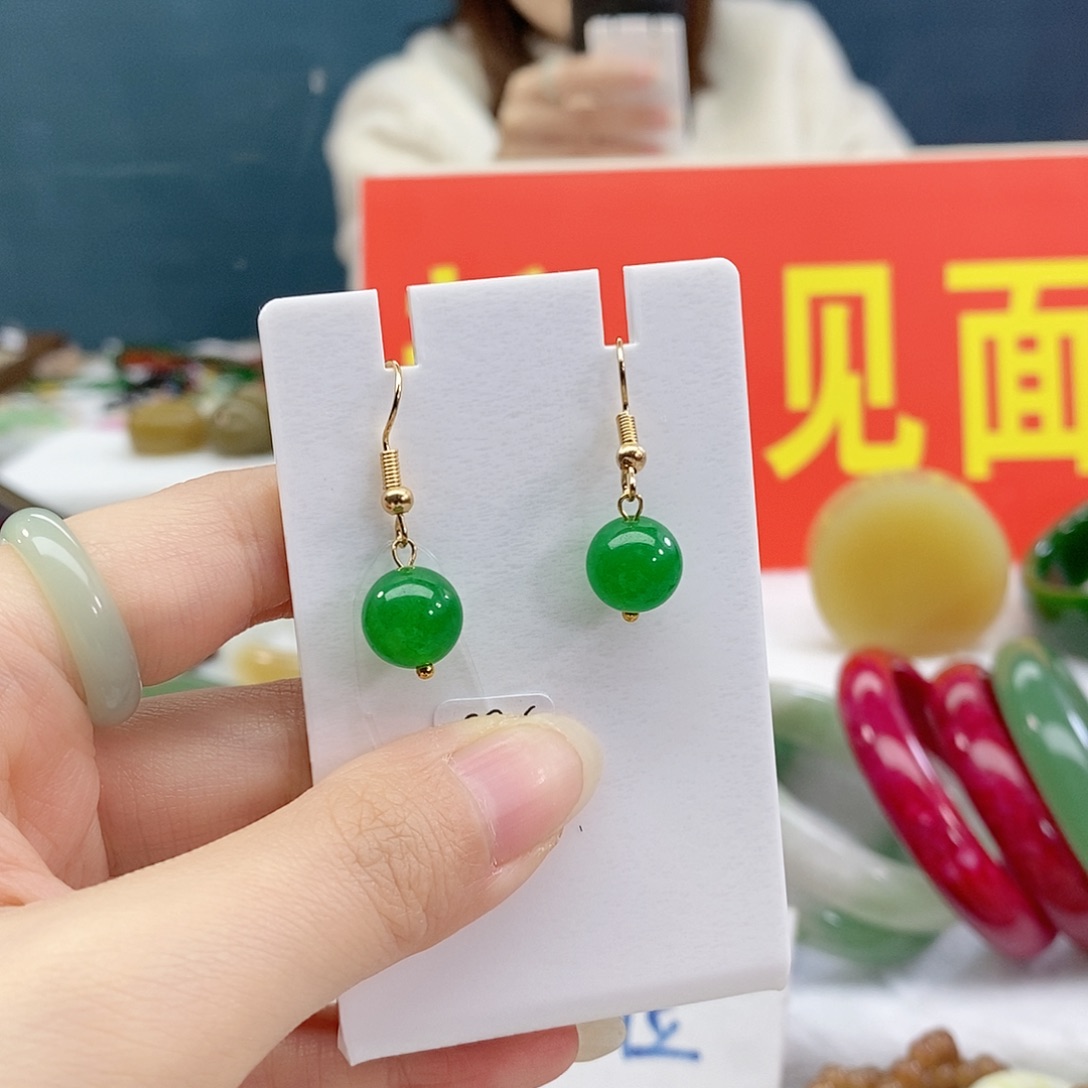 和田玉（糖玉）颈饰未镶嵌