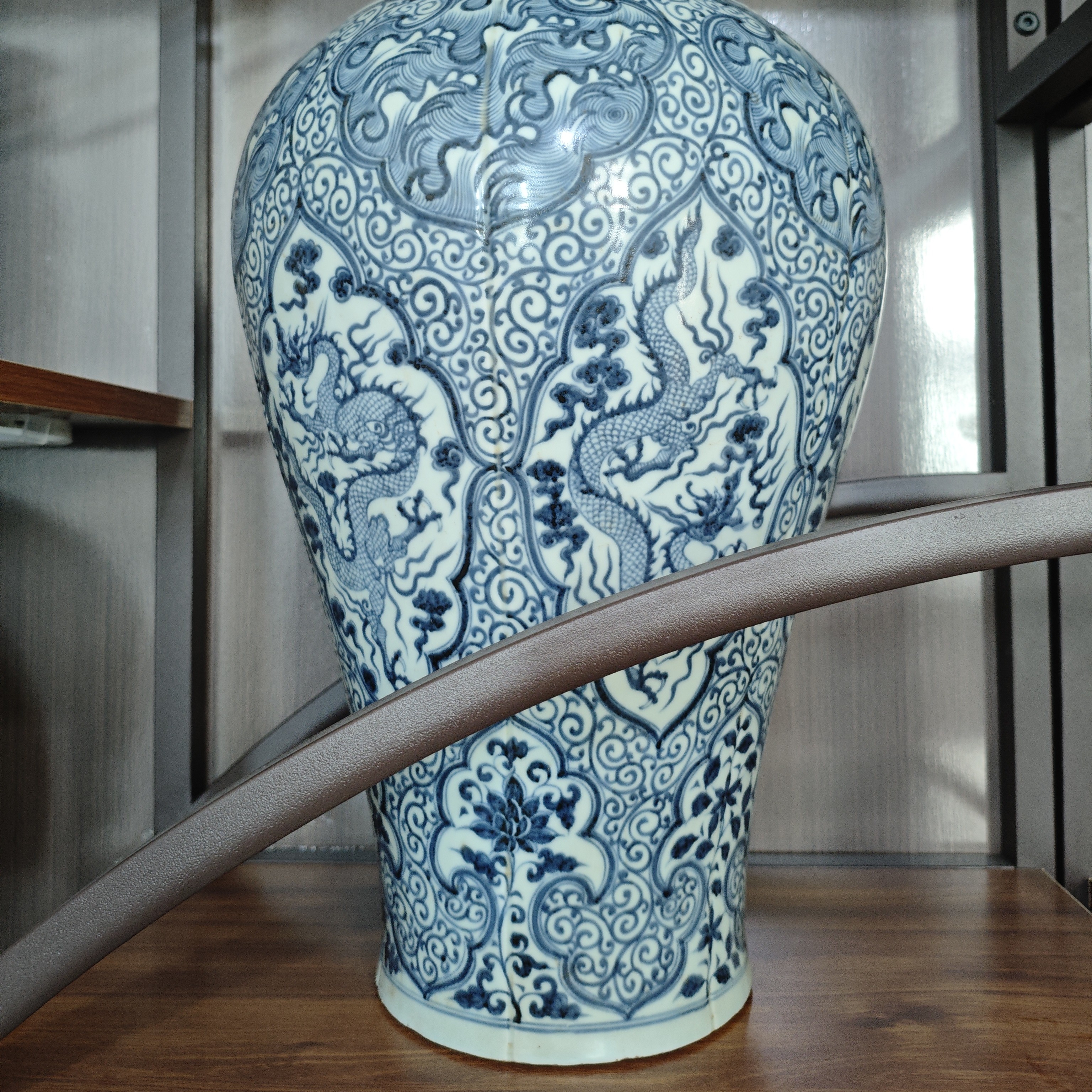 中式古风仿古青花瓷穿枝龙纹梅瓶茶室摆件