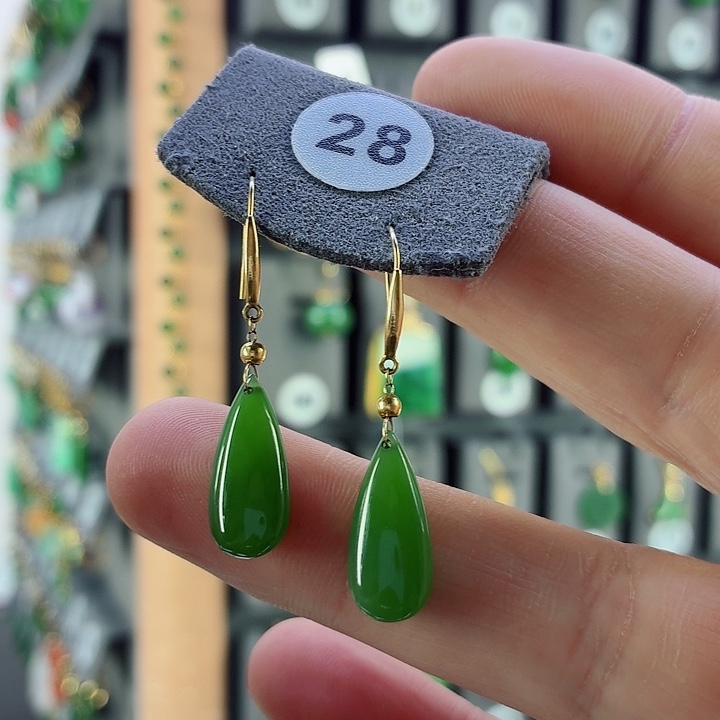 和田玉18K金镶嵌耳饰