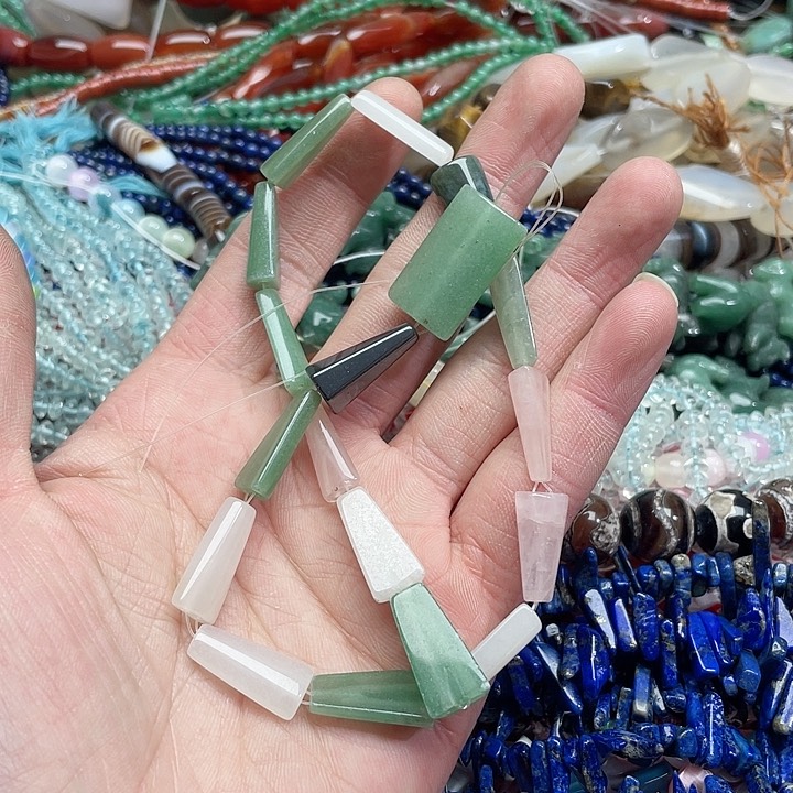 玛瑙/玉髓珠宝半成品未镶嵌一条多宝