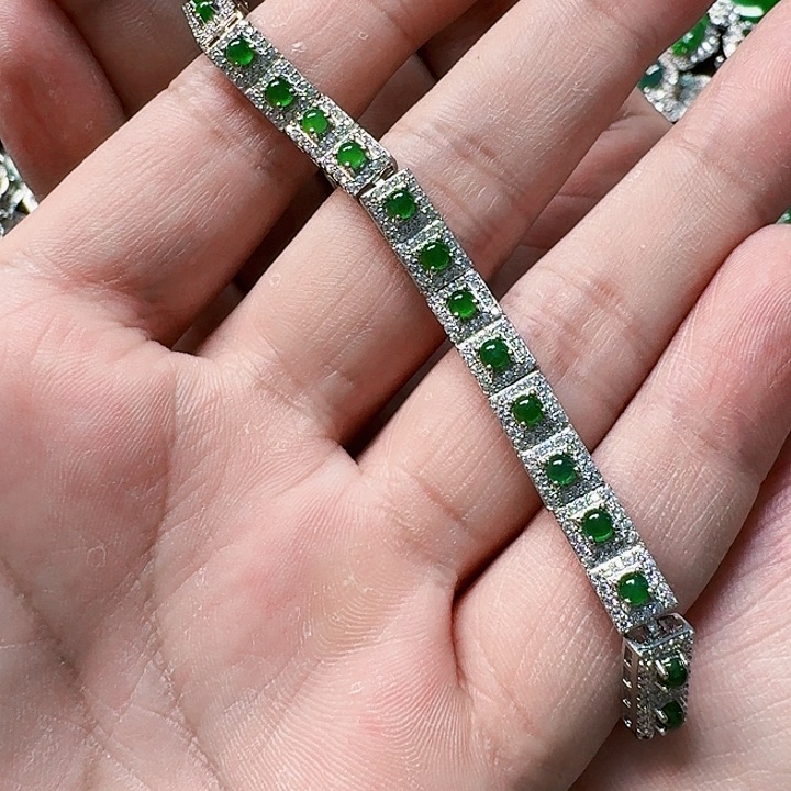 翡翠颈饰未镶嵌天然A货翡翠放漏