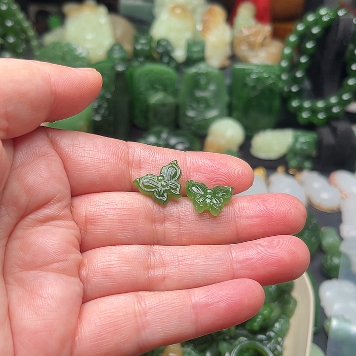 境***转和田玉未镶嵌颈饰