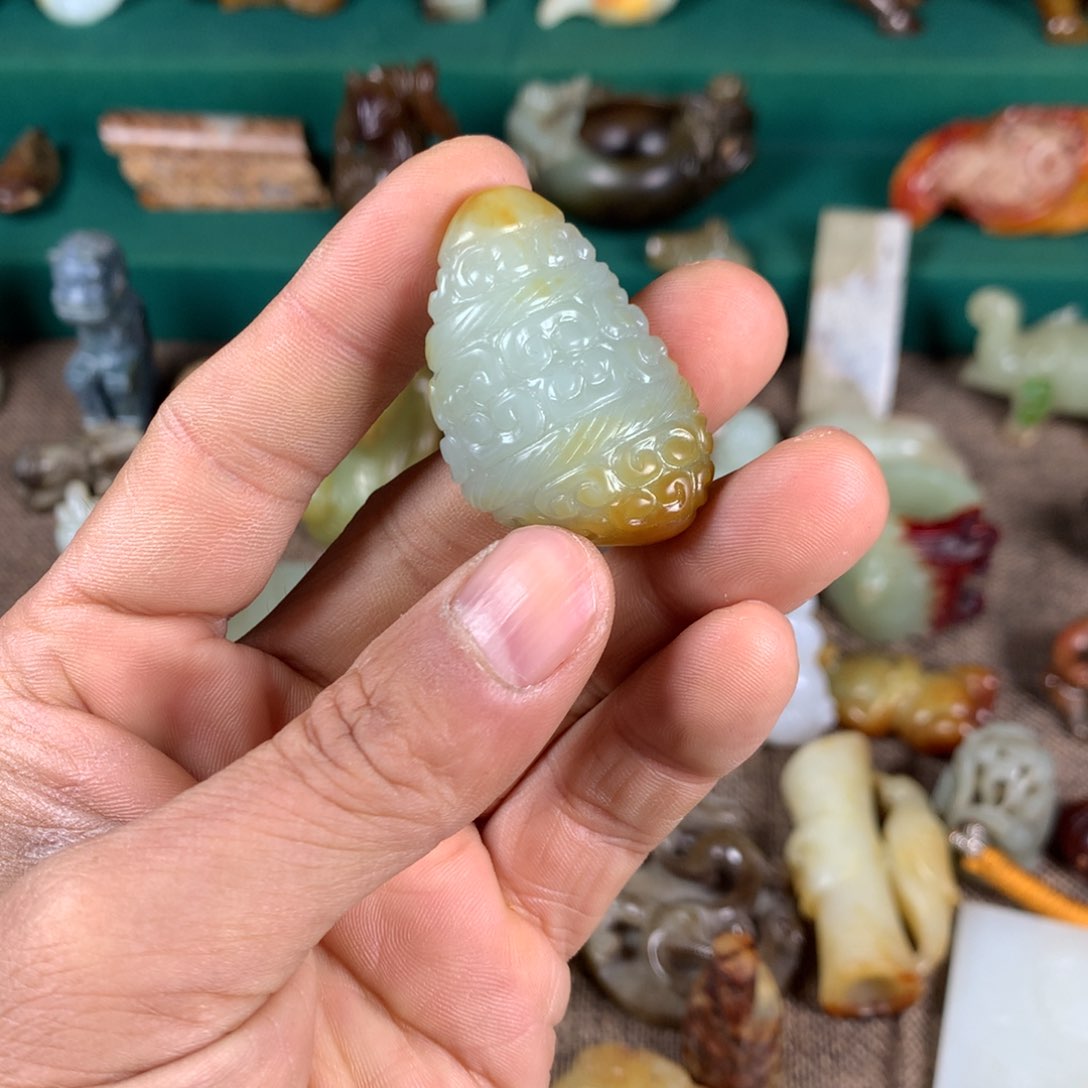 和田玉颈饰未镶嵌