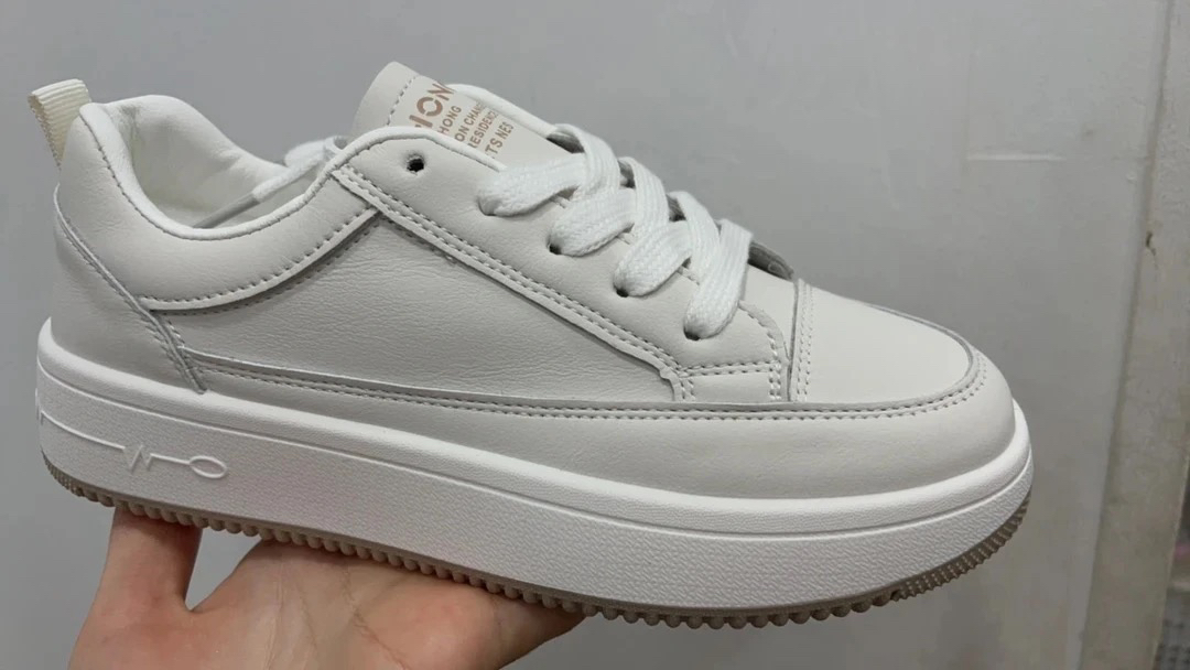 运动鞋时尚潮流休闲