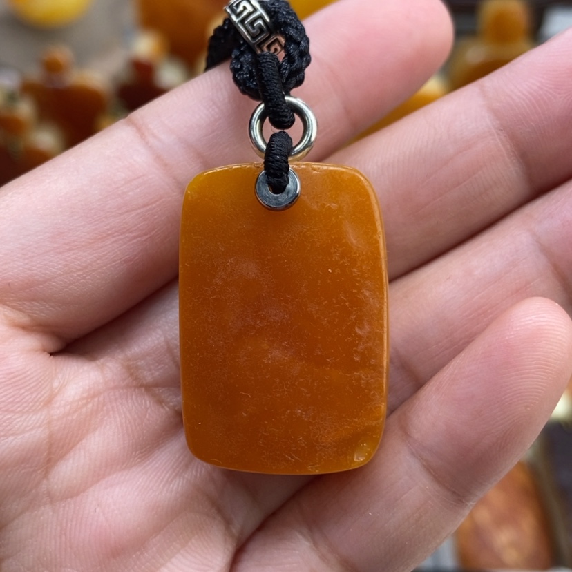 【闪购商品】琥珀颈饰未镶嵌