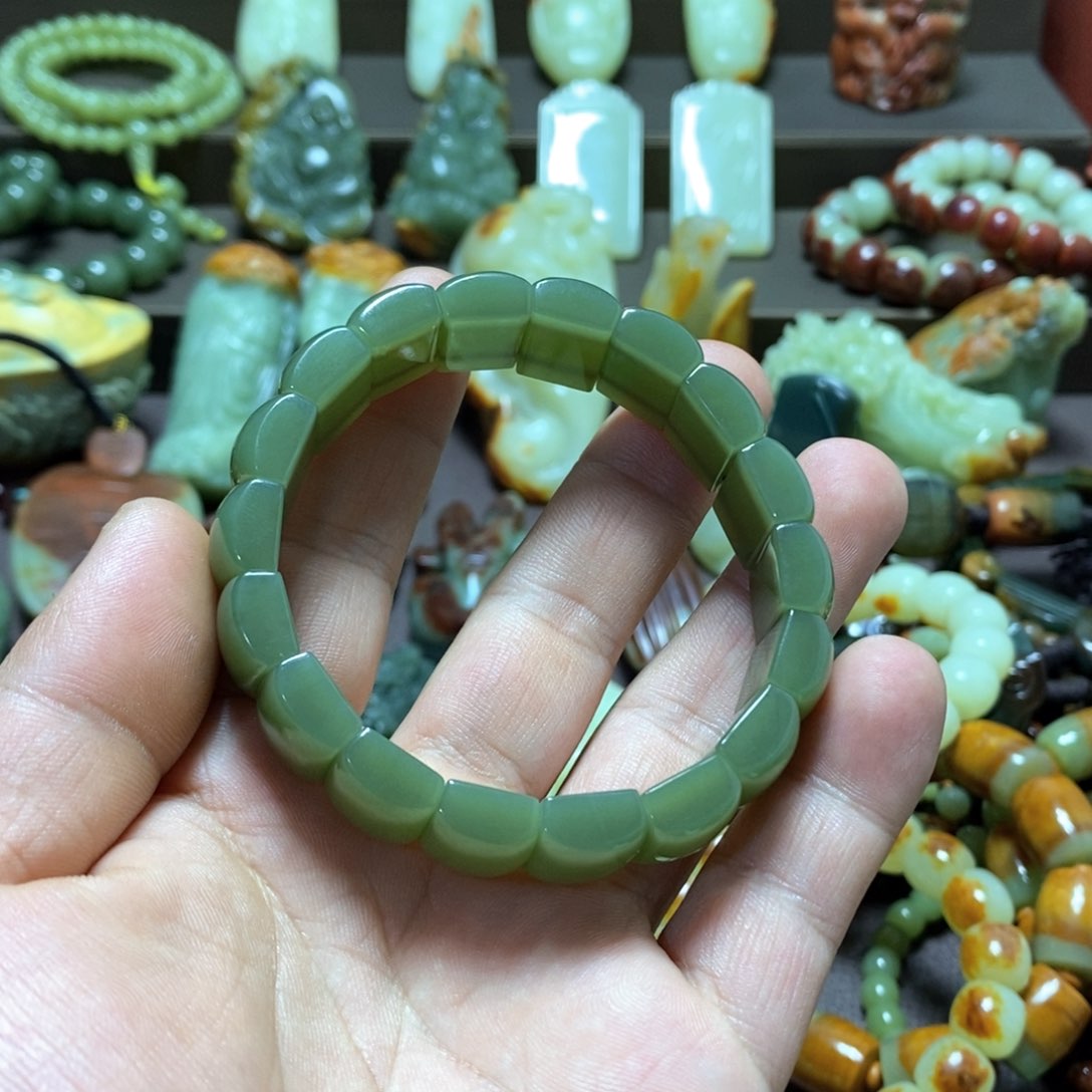 岫岩老玉（透闪石质玉）手牌未镶嵌光*