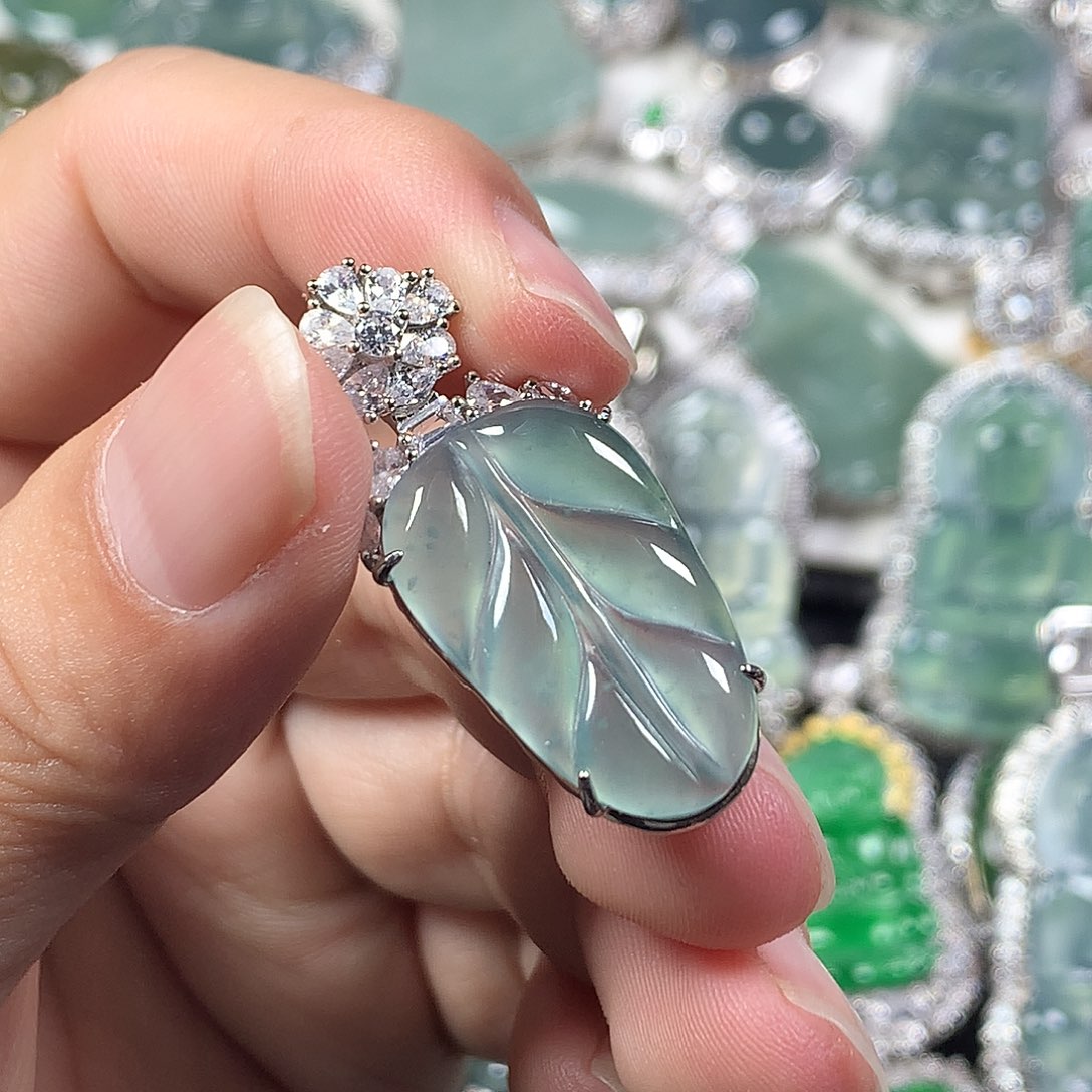 翡翠未镶嵌颈饰叶子